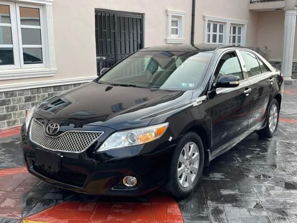 A picture of WOW This is premium standard Toyota Camry 2007 model xle