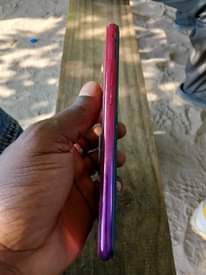 A picture of Oppo F8 Ram 6 Storage GB 128
