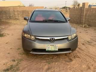 A picture of 2008 honda civic in pristine condition