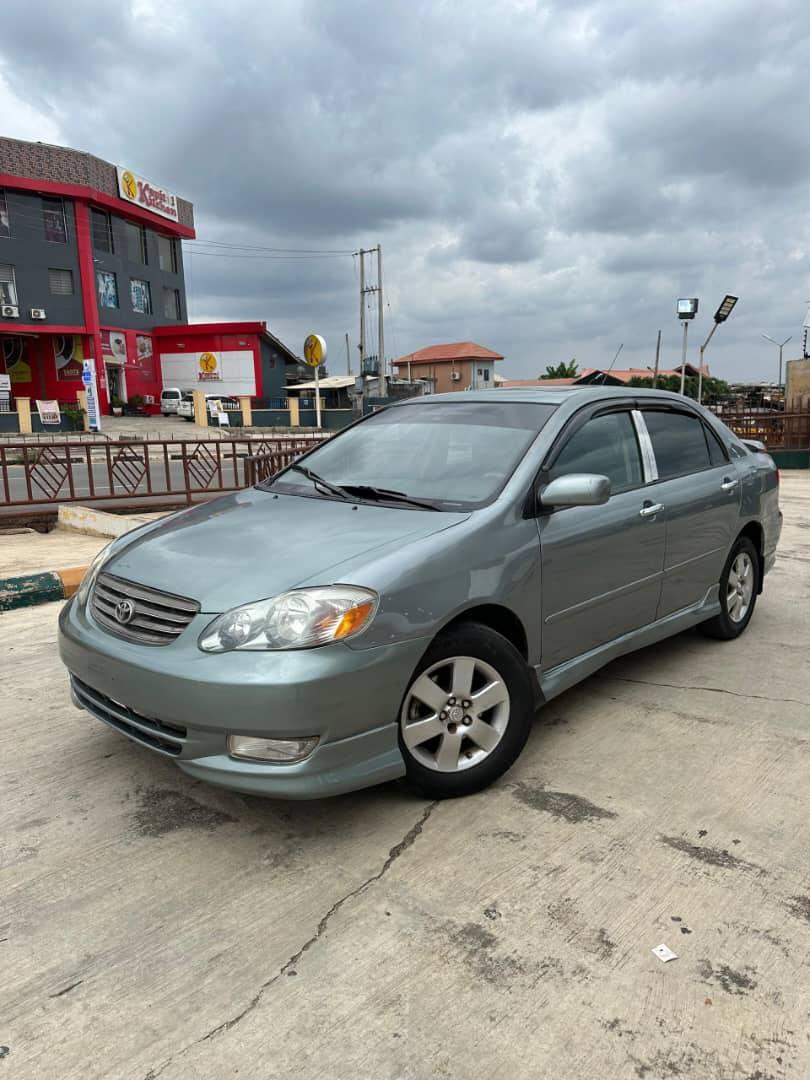 A picture of Toyota Corolla 04