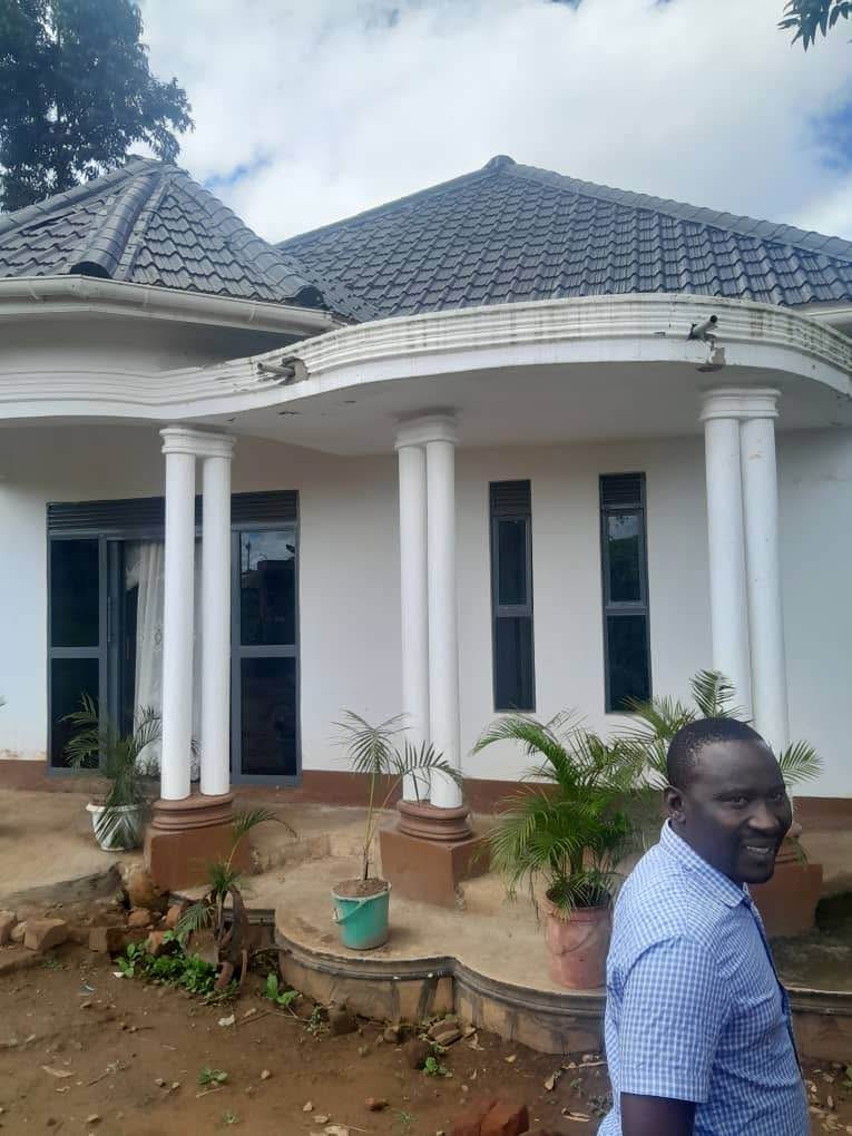 A picture of 3 bedrooms house for sale at kitemu masaka road