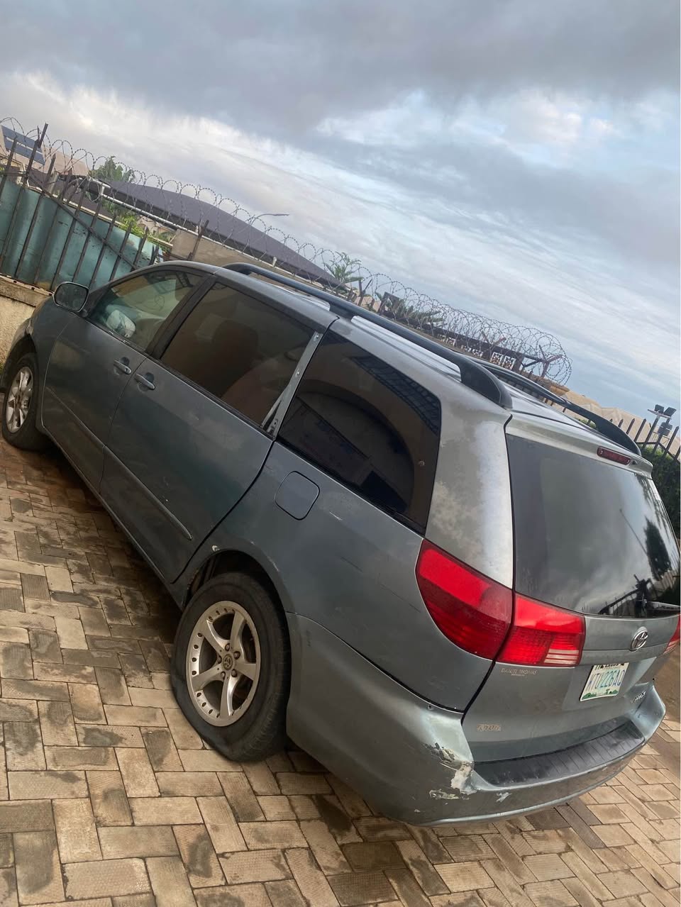 A picture of Dealers deal 2008 Toyota Sienna for sale