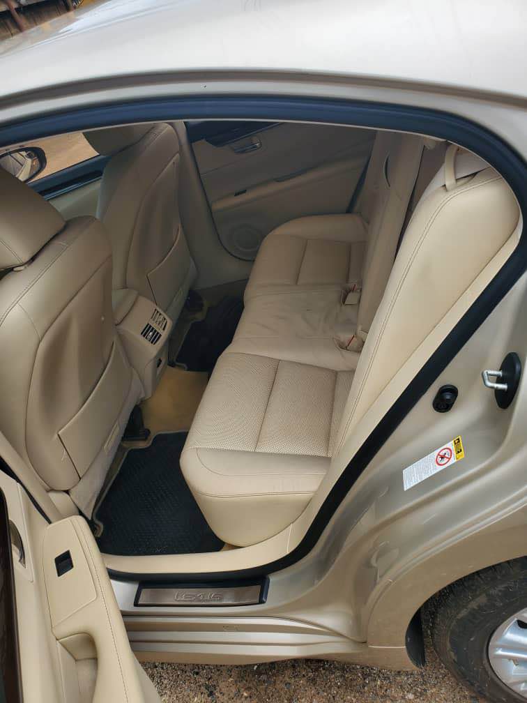 A picture of Toks 2013 2014 Lexus Es350 going for 24m very neat