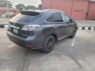 A picture of LEXUS RX350