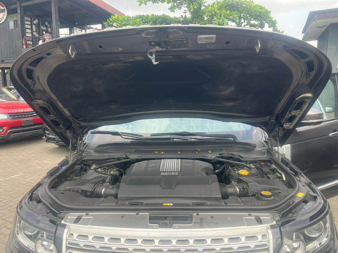 A picture of 2014 Range Rover autobiography