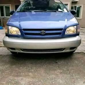 A picture of Toyota sienna For sale at Lagos state 1 350 000