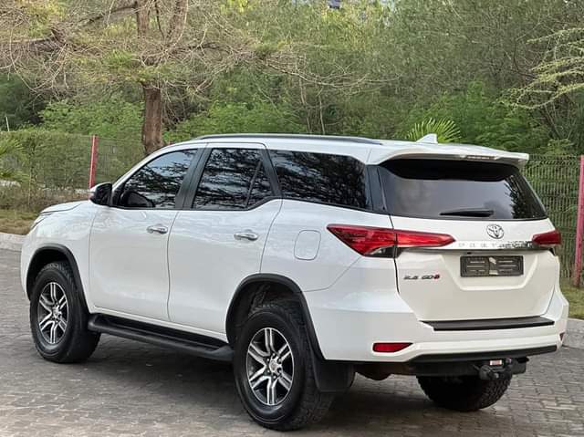 A picture of TOYOTA FORTUNER