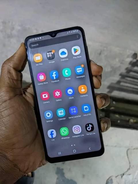 A picture of Samsung a12