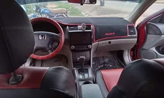 A picture of HONDA ACCORD 2004