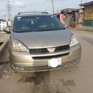 A picture of Toyota Sienna