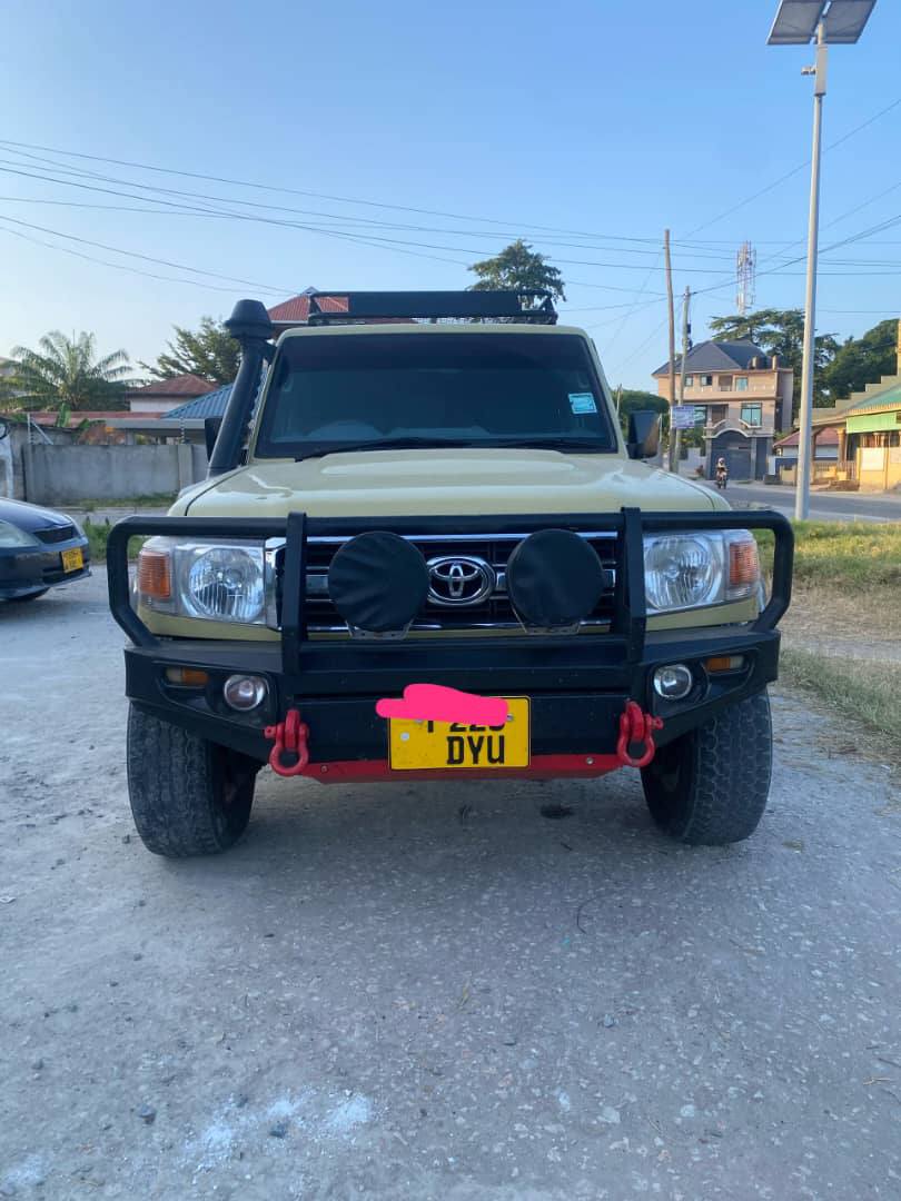 A picture of Landcruiser Lx for sale 0719323086