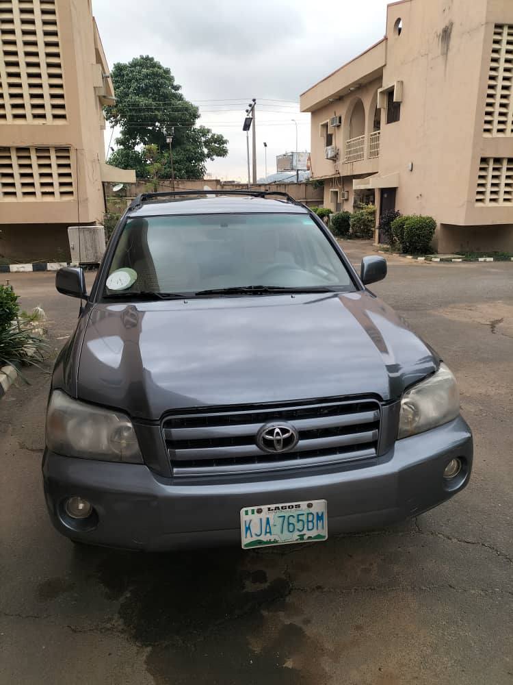 A picture of Toyota Highlander 2005