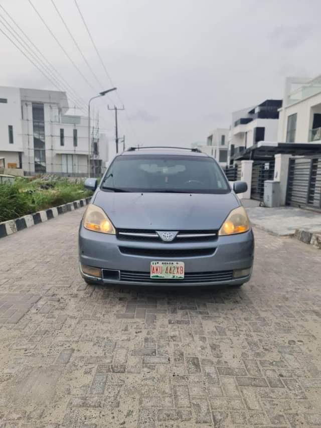 A picture of REGISTERED 2008 SUPER EXCESSIVELY CLEAN SIENNA XLE FULL OPTION FOR