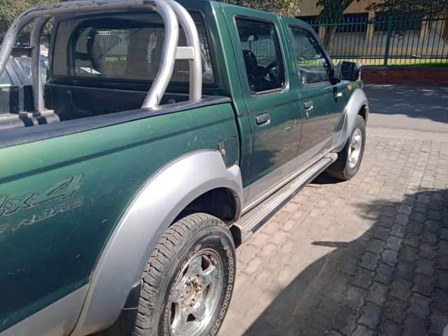 used nissan hardbody