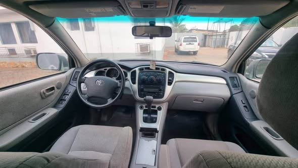 A picture of Registered 2005 Toyota Highlander V6 First Body Pan