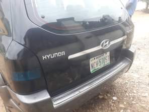 A picture of hyundai Tucson Clean and sound Ac has leakage engine gear