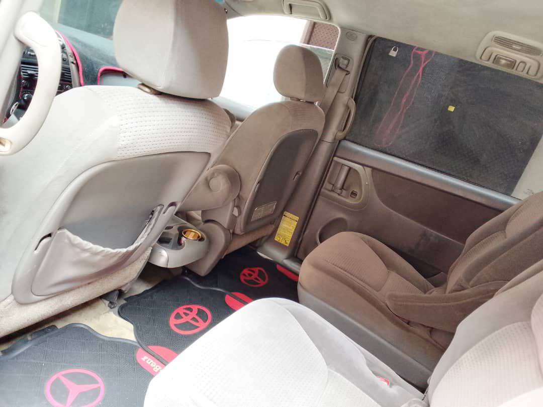 A picture of COMPANY RETURN TOYOTA SIENNA XLE V6 3MZ 2006 2007 Toyota