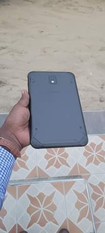 A picture of Tab ya samsung hiyo hapo