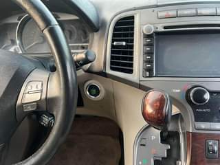 A picture of Neat registered 2010 Toyota Venza Fullest option with panoramic roof