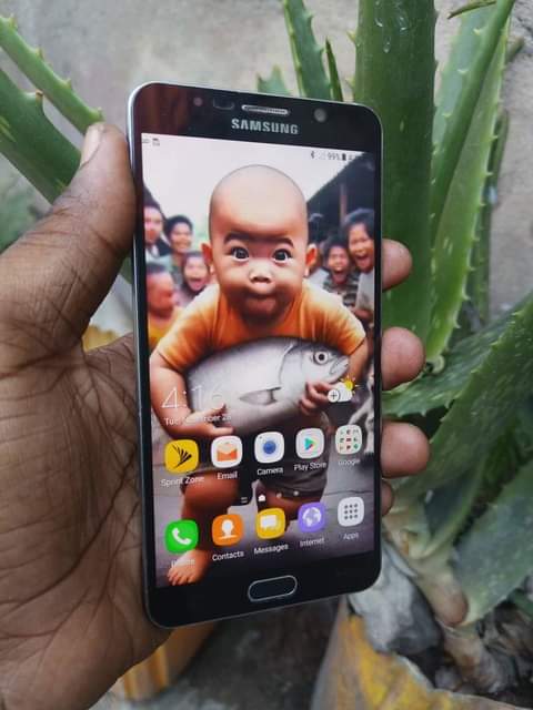 A picture of Samsung Note 5
