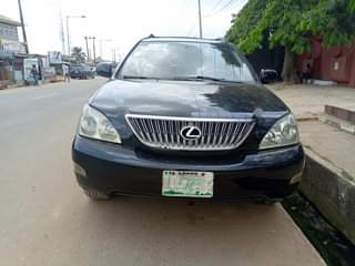 A picture of Super clean Lexus RX330 carefully used