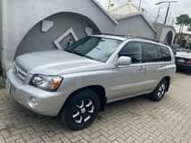 A picture of Super Clean 2004 Toyota Highlander Toks standard Engine untouched Gear