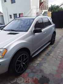 A picture of 2010 Mercedes Benz ML350 4matic