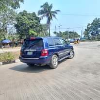 A picture of Toyota highlander 2002