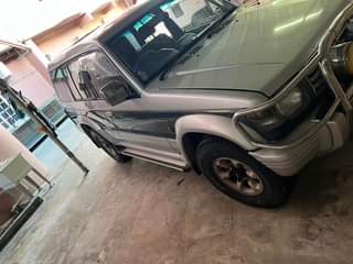 used mitsubishi pajero
