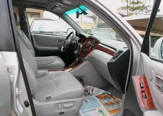 A picture of TOKUNBO Toyota Highlander