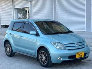 A picture of TOYOTA IST