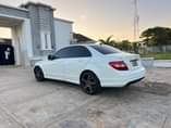 A picture of EXTREMELY CLEAN USED MERCEDES BENZ C300 2010 MODEL PRICE 3