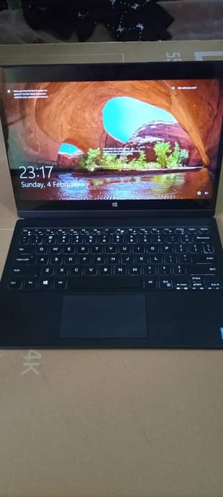 A picture of Dell latitude M5 Detachable Touchscreen 6th generation at only 700