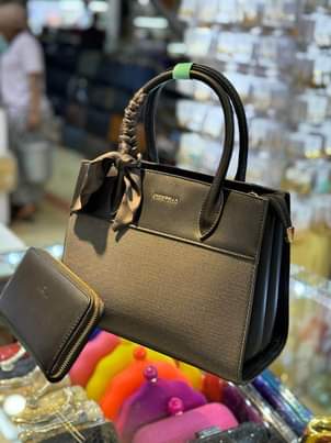 A picture of Handbag