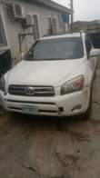 A picture of rav 4 2009