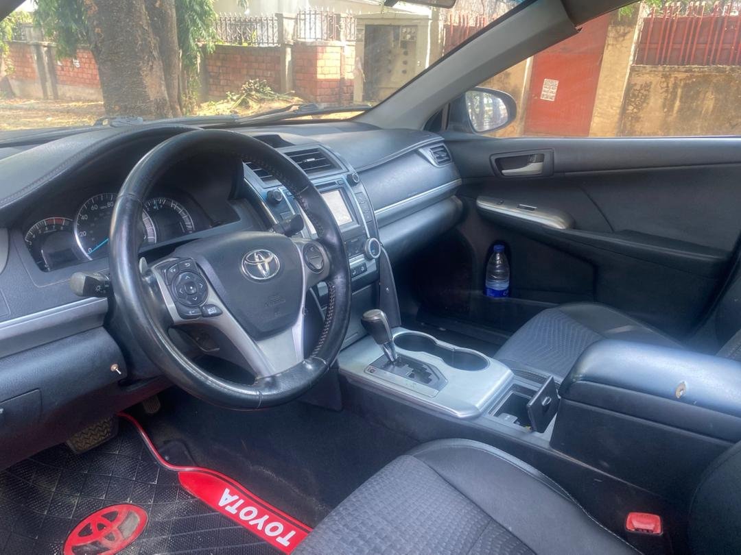A picture of 2013 Toyota camry se