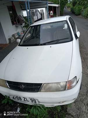 used nissan sunny