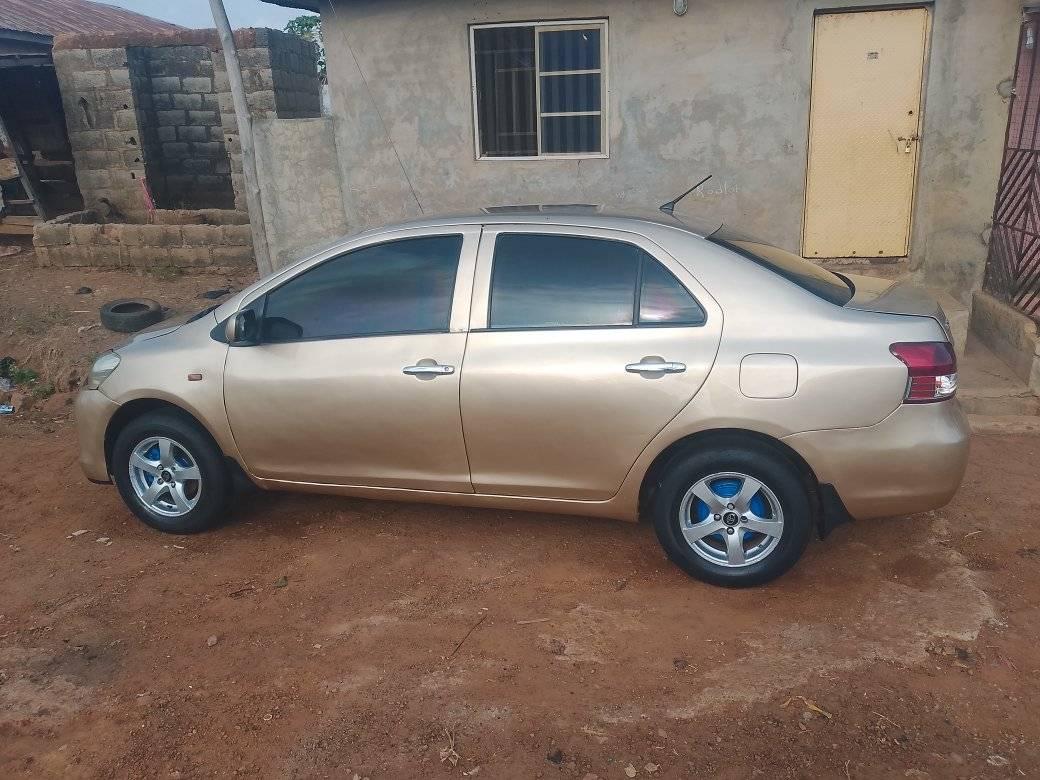 A picture of 2008 TOYOTA YARIS 2008