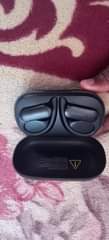 A picture of Earphones