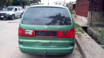 A picture of Make Volkswagen Model Sharron Year 2005 Type of car 4