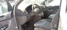 A picture of Toyota sienna 04