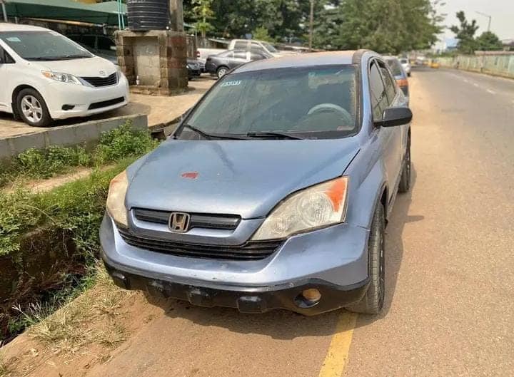 A picture of Honda CRv