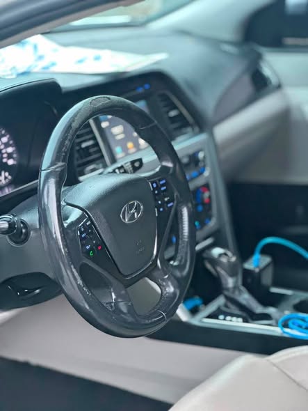 A picture of AwoofHyundai Sonata 2016 full option with sunroof and thumbstart features