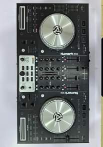 A picture of CONTROLLERS SX3 SX CDJS