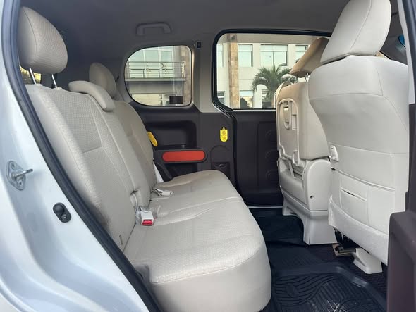 A picture of TOYOTA SPADE NEW