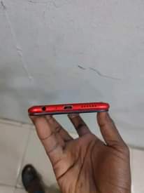 A picture of OPPO A83