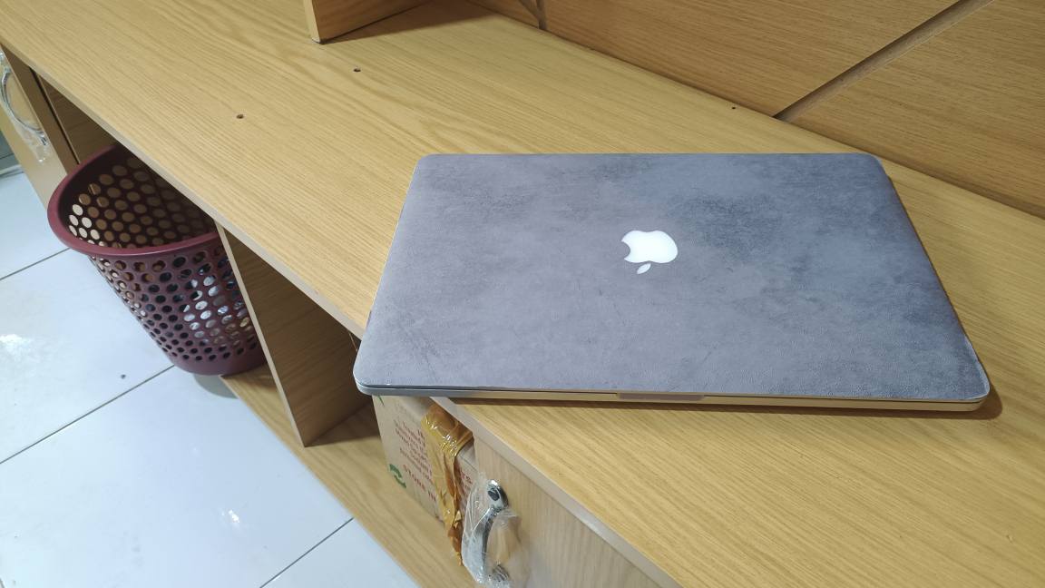 A picture of Core i7 16gb MacBook Pro