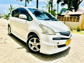 A picture of TOYOTA RACTIS NAUZA