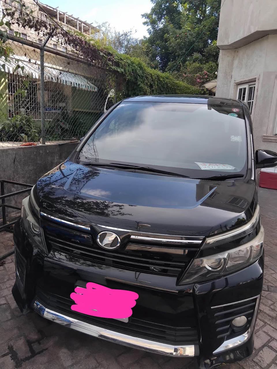 toyota voxy