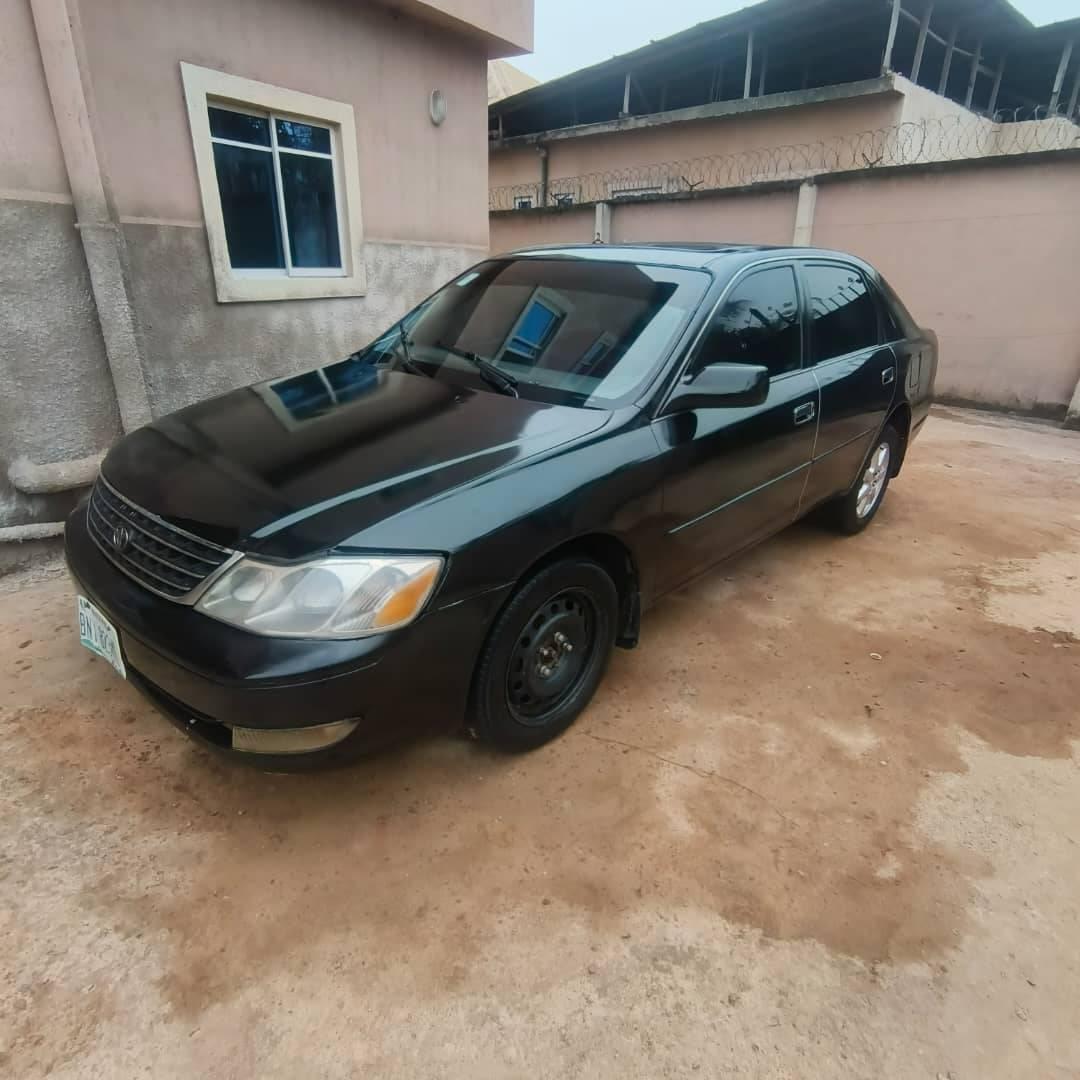 A picture of Clean toyota Avalon dashboard price 2 5m Belgium grade location